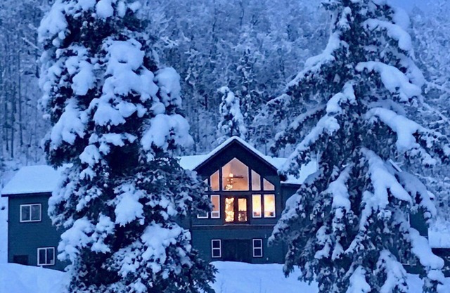 Charming and scenic 3-bedroom house with all the comforts of home in Palmer, AK