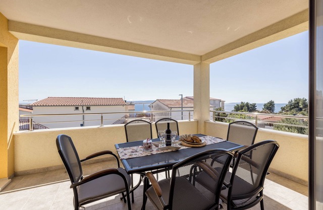 Charming apart.sa Terasom,250m od Mora,Parking,Wi-Fi,Roštilj,4 zvjezdice*