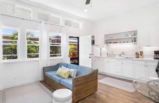 🌺 Charming Apartment in Prime Location – Steps from Kailua Beach & Town 🌺