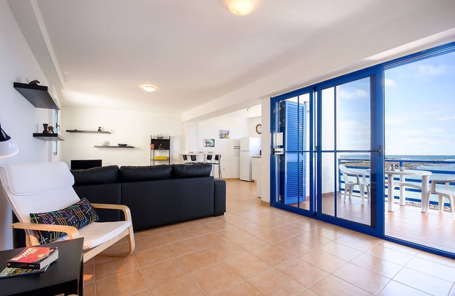 Charming Apartment on the Oceanfront with Balcony & Wi-Fi