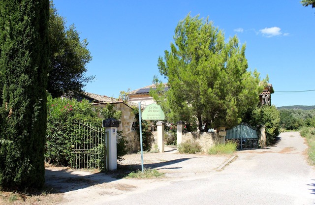 Charming Apartments in the Mas de Soleil (Gîte "Viva")
