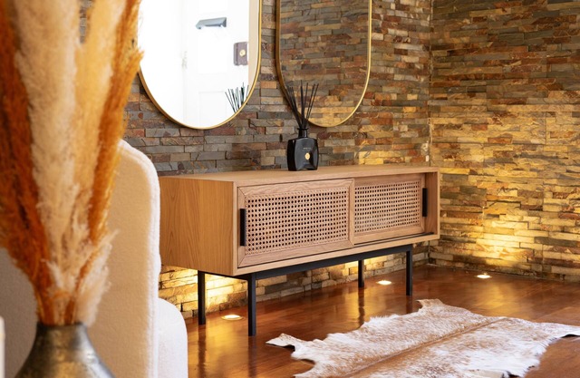 Charming Apt in Historic House - Center