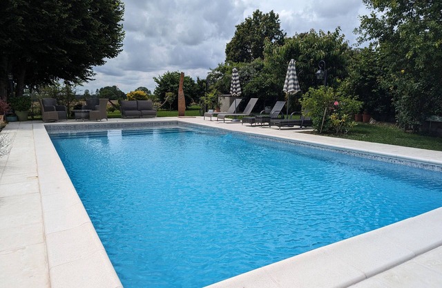 Charming B&B in Brenne Park with Heated Pool, Private Terrace, and Shared Kitchen
