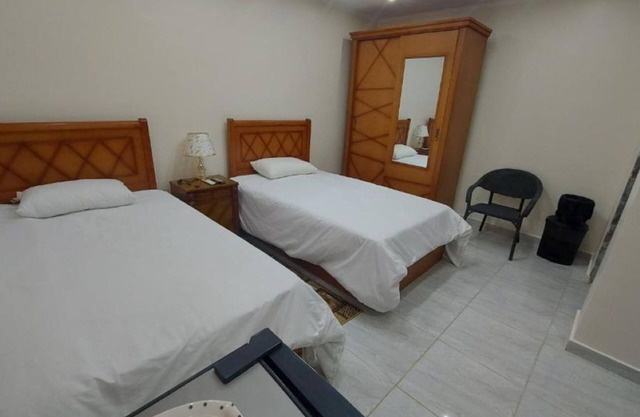 Charming bed & breakfast in marvelous Giza Governorate with WiFi, AC 2 twin beds