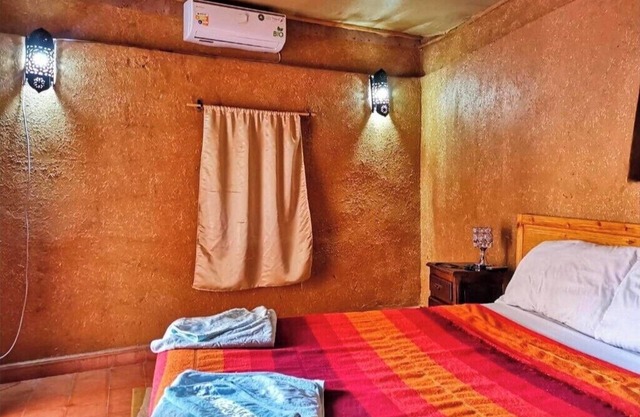 Charming bed & breakfast in welcoming Zagora with WiFi, AC
