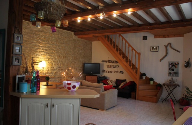 CHARMING CAEN STONE HOUSE 150 M FROM THE SEA/WIFI/VELOS