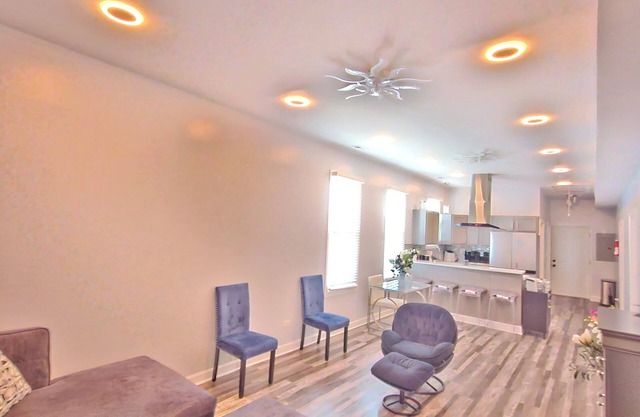 Charming Chicago 3-bed/1 Bath Apartment. Extend Stay Discount