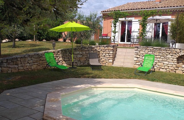 Charming cottage with its private terrace and swimming pool