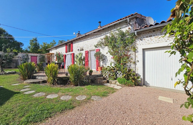 🌿 Charming Cottage & Gîte Annex – Private Pool in Sunny Charente Maritime