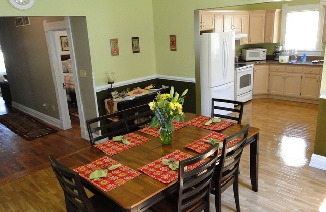 Charming Cottage-Modern Amenities-Quiet Downtown Neighborhood