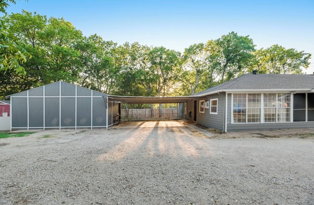 Charming cottage with WiFi and AC in phenomenal Denton