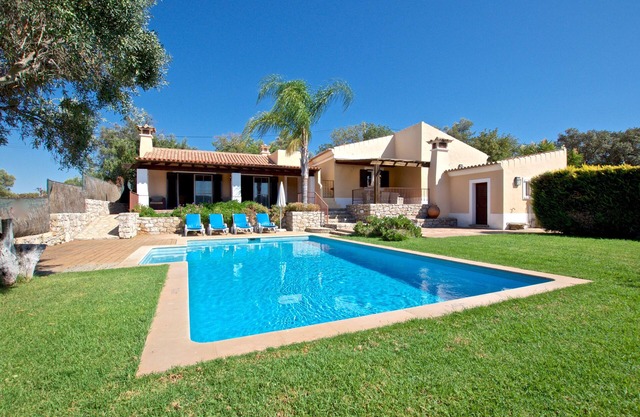 Charming Countryside Cottage