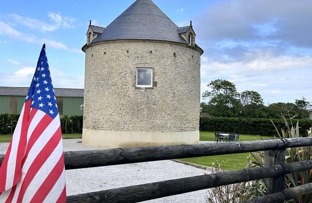 Charming detached house with enclosed garden and pets allowed