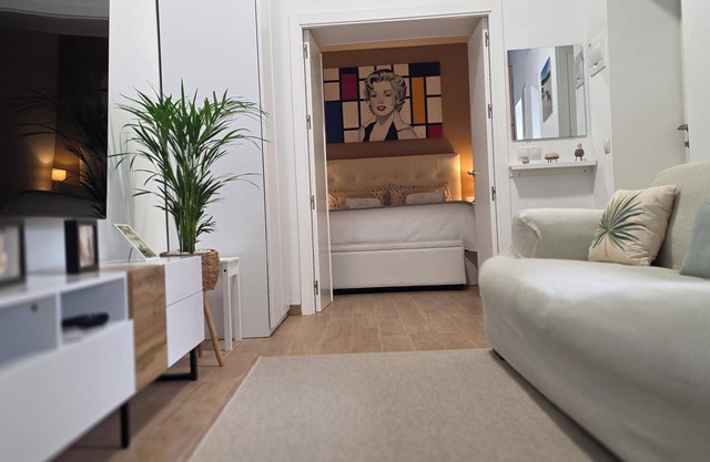 Charming 2-bedroom apartment with WiFi, AC in tranquil Alcalá de los Gazules