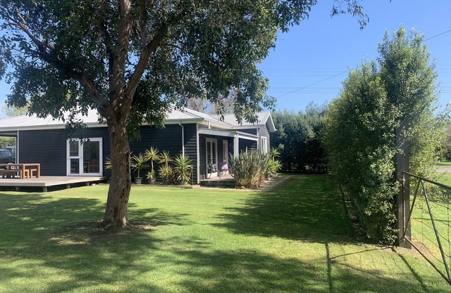 Charming Family Retreat – Perfect for Pets!