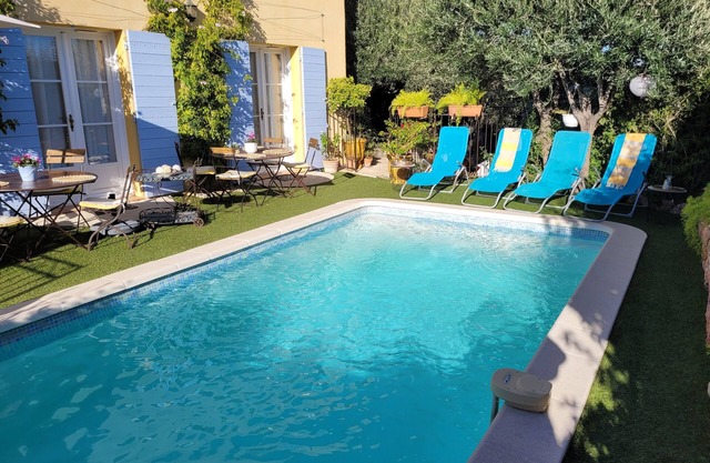 Charming gîte with pool and garden