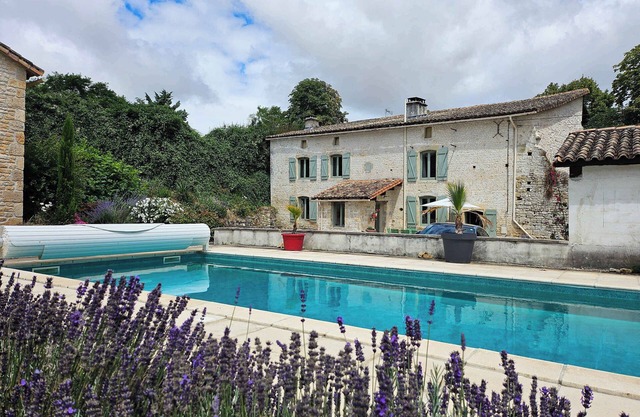 Charming French stone house with pool - Sleeps 10