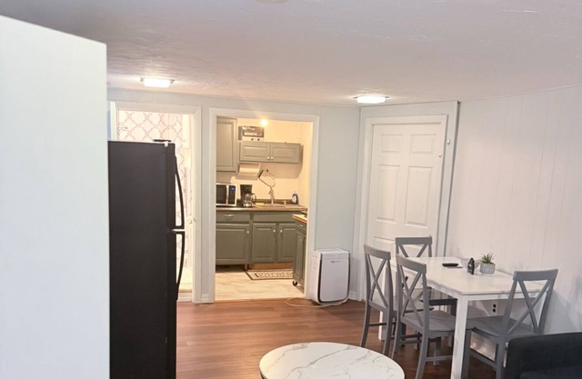Charming garden level 1 bedroom 1 bath apartment in Brockton