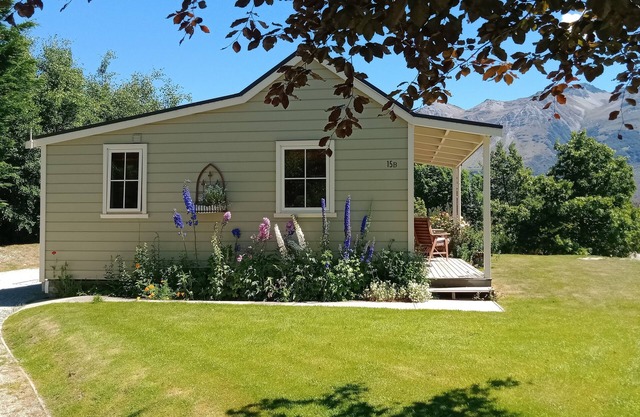 Charming Glenorchy Cottage