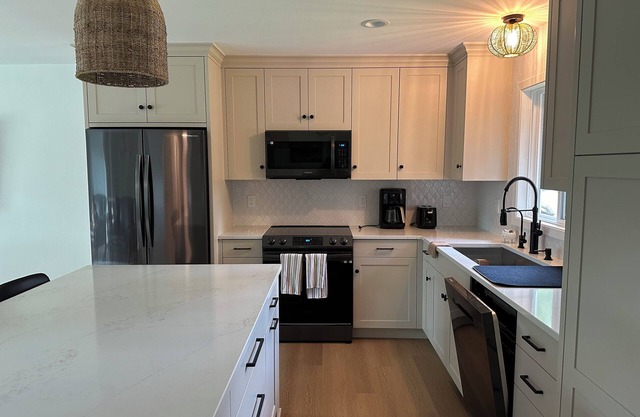 Charming Hastings, MN 3-bedroom, 2-office house in quiet cul-de-sac w/AC & WiFi