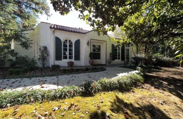 Charming High Point Historical Home only minutes from HPU and Furniture Market