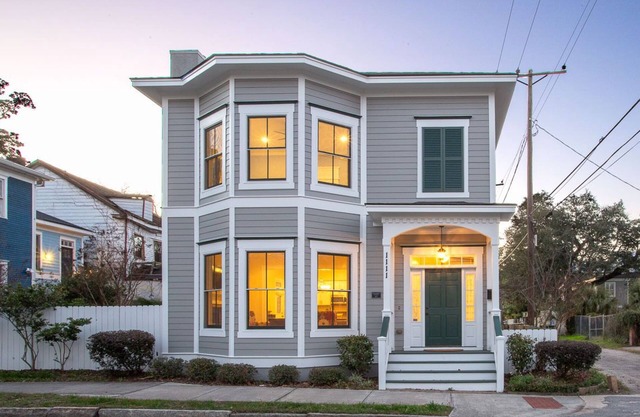 Charming Home w/Private Parking, Courtyard, Near Forsyth by Lucky Savannah