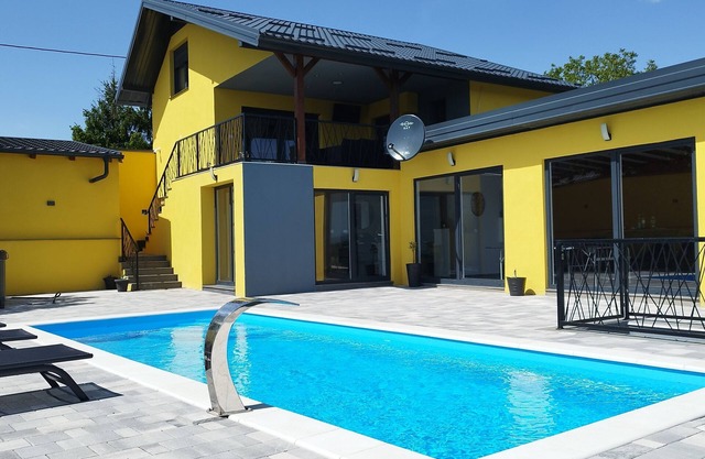 Charming house in beautiful Stanići with fitness room, WiFi, AC