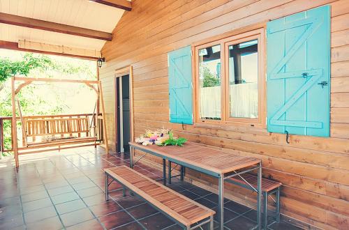 Charming house in Cañamero with shared pool