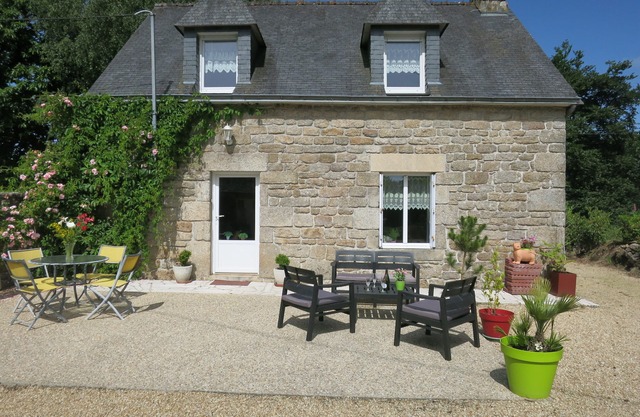 CHARMING HOUSE IN THE COUNTRY