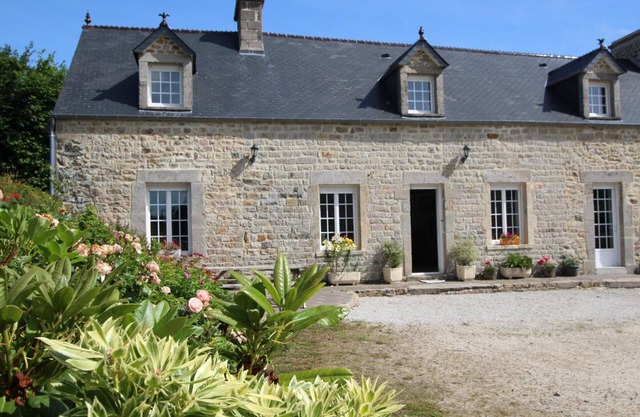 Charming house with fireplace, garden and Wi-Fi