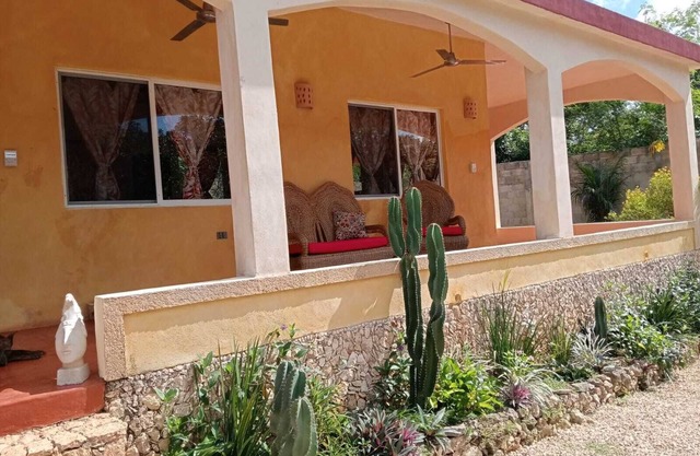 Charming house with WiFi and AC in welcoming Chichimila Yucatan