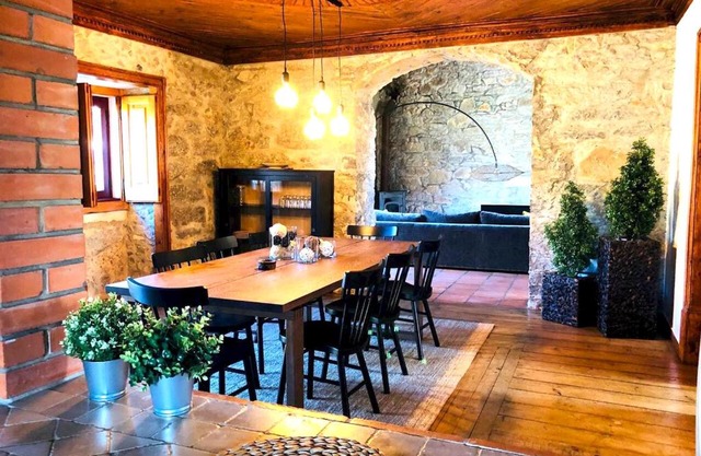 Charming House with Private Pool in Porto de Mós