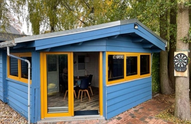 Charming little house on the Blue Lake