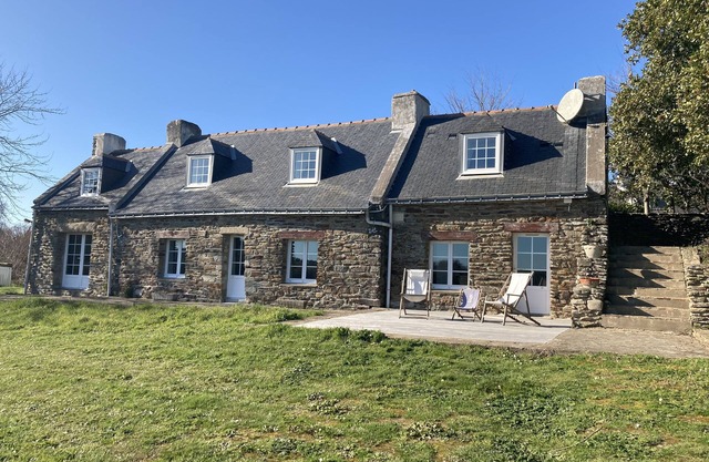 Charming longère for rent near the beach in Belle Île en mer