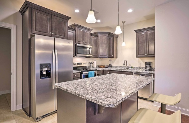 Charming Mount Pleasant Home: 7 Miles to Beach!