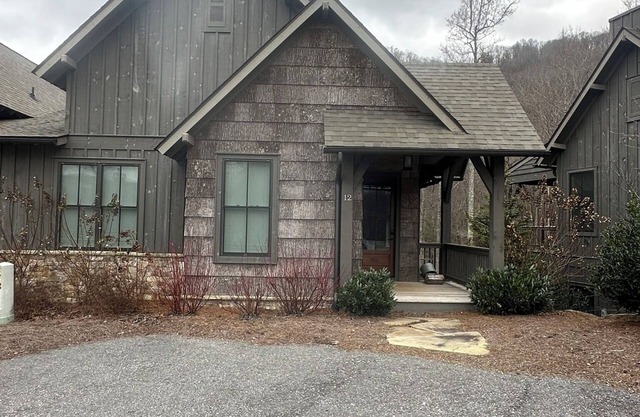 Charming mountain lake retreat with outstanding amenities.