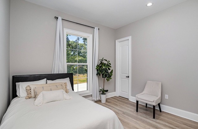 Charming New Guest House Retreat - Modern Comfort & Serenity