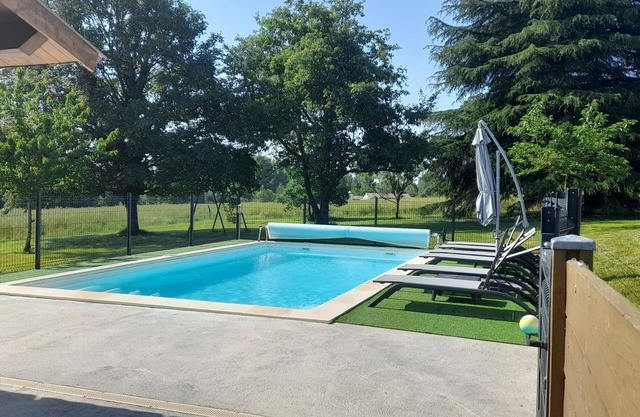 Charming Renovated House with Private Heated Pool and Expansive Garden Near Bordeaux