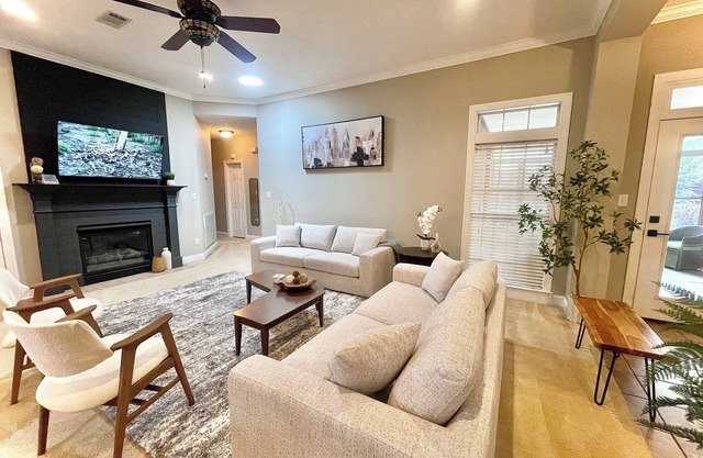 Charming Saltillo Stay