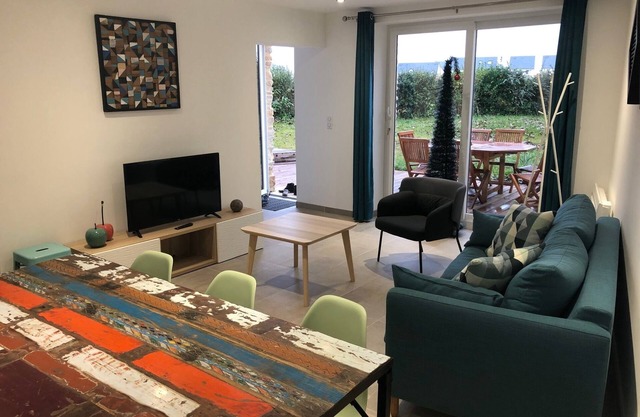 Charming seaside house with enclosed garden