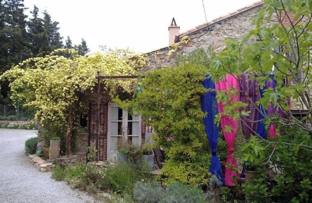 Charming stone house for 4 rated 5 stars