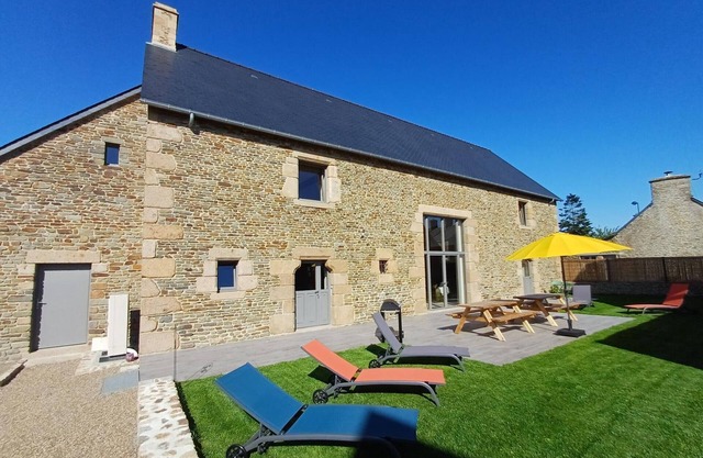 Charming Stone House with Garden in Céaux
