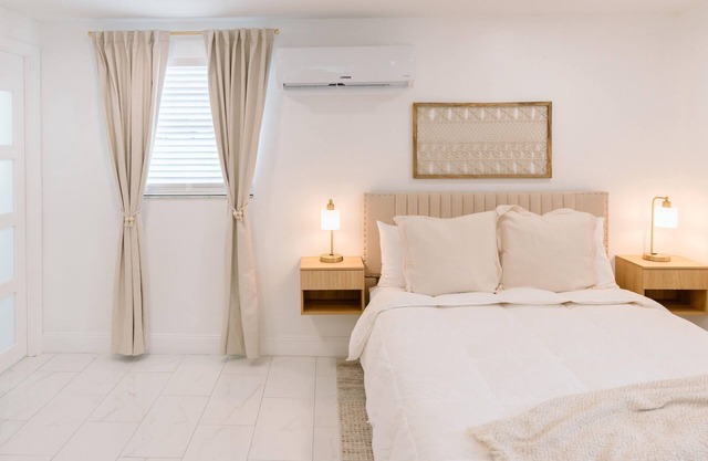 Charming studio in gorgeous Lakeland with AC
