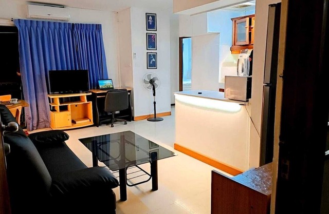 Charming 1-bedroom apartment in welcoming Yan Nawa with AC, WiFi