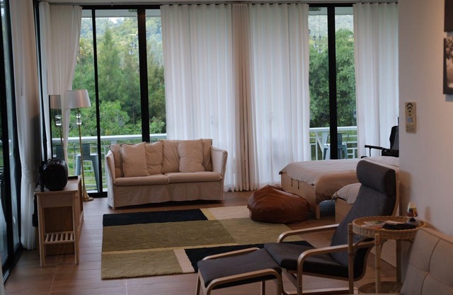 Charming villa with 2 bedrooms and WiFi, AC in pleasant Bangpra Sriracha