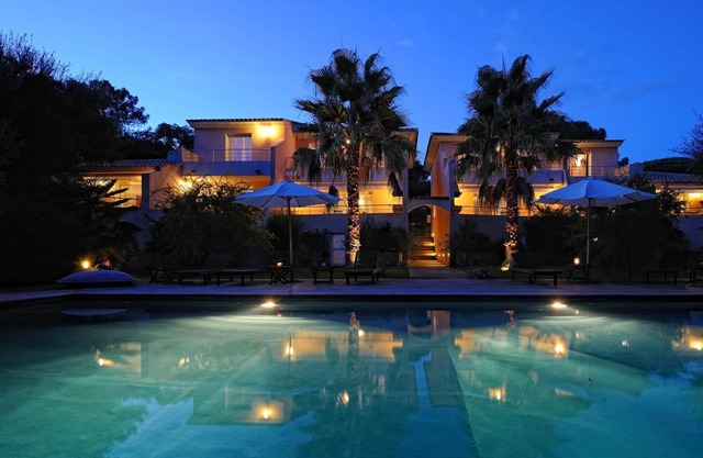 Charming * villa with heated pool, near downtown
