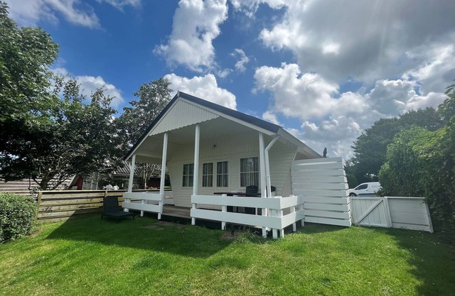 Charming Waterfront Chalet Near Lauwersmeer