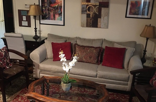 Charming Well-Appointed Casita Near Downtown River Walk and The Pearl