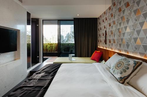 CHECK inn Taichung Zhongshan