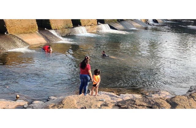 Cheerful 3bk villa at karjat with private play area, Machan and lawn